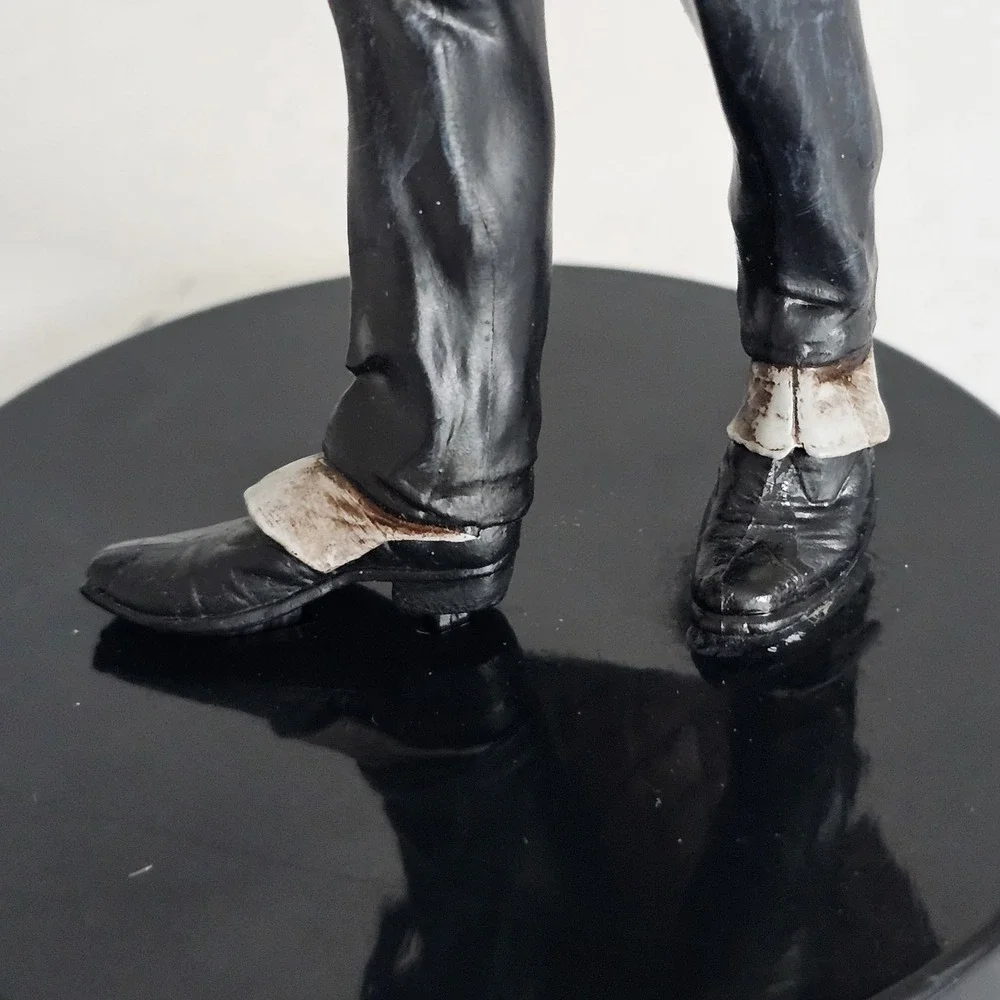 DC Comics Batman The Joker Figure 6''‎ with Knife & Stand Collectible Model 1145